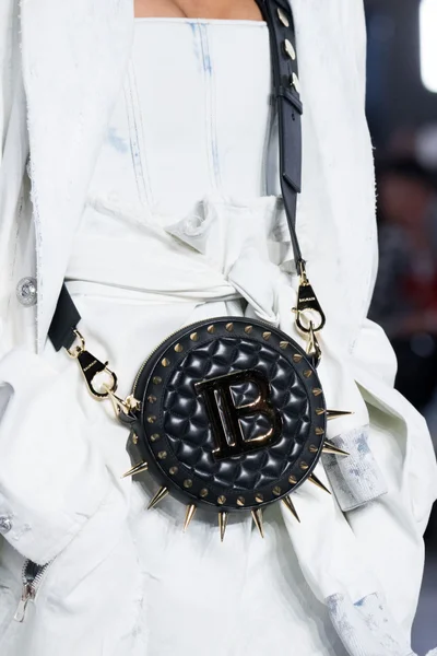 Look 70